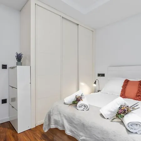 Plaza Del Carmen Apartment *